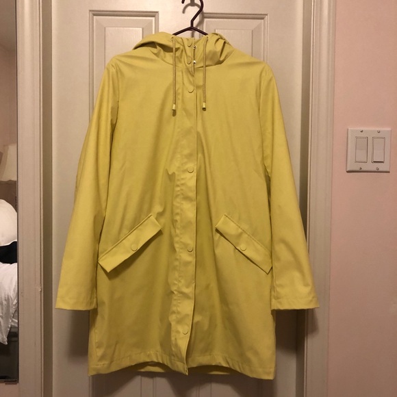 Yellow Raincoat - Picture 1 of 5